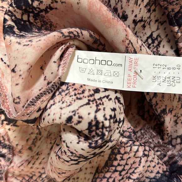 Boohoo - Satin like Snakeskin Pattern Romper - Picture 7 of 10